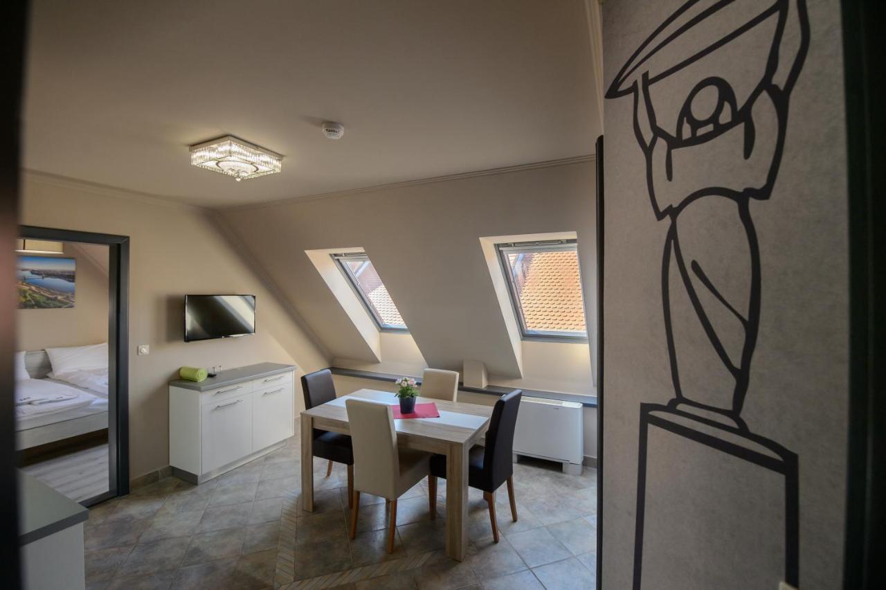 Hr Apartmanhaz Eger Exterior photo