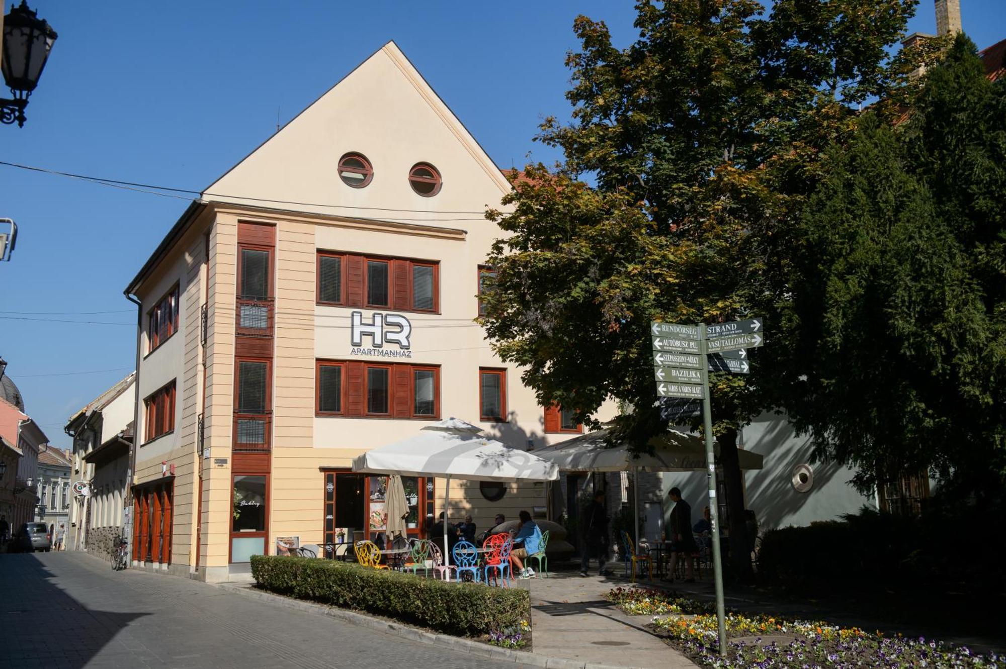 Hr Apartmanhaz Eger Exterior photo