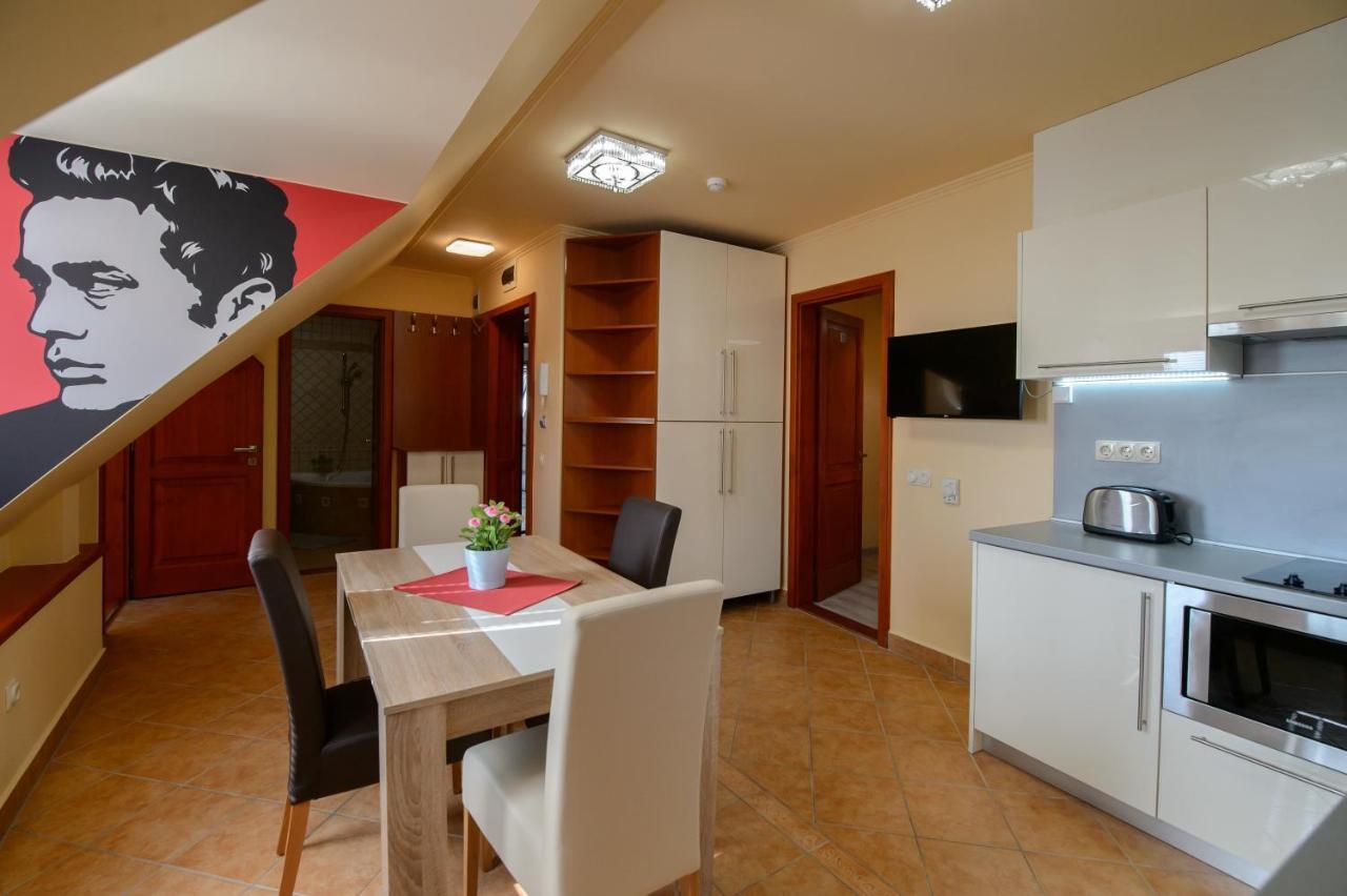 Hr Apartmanhaz Eger Exterior photo